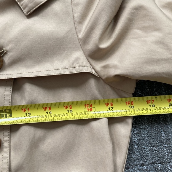 G. H. Bass & Co. Trench / Rain Classic Coat - Picture 13 of 14